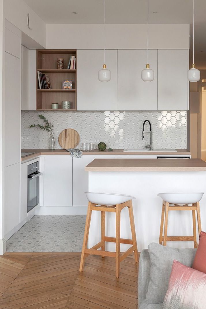 Should You Dust or Vacuum First?
